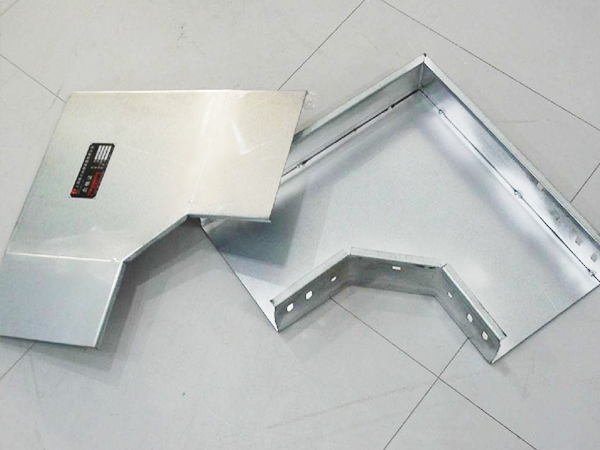 托盤式(shi)電(dian)纜橋架