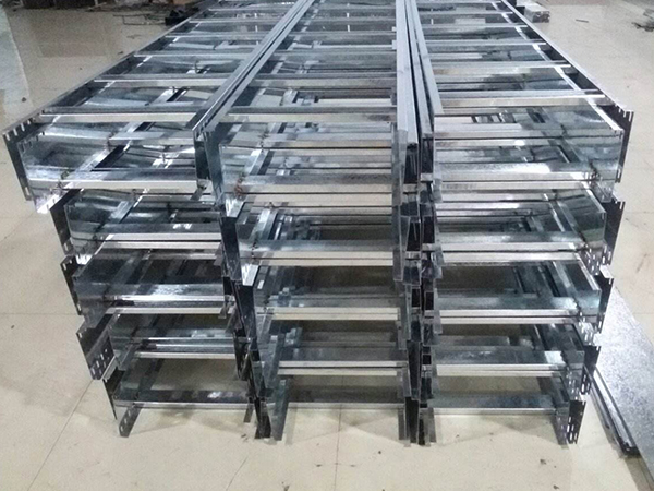 梯式(shi)電(dian)纜橋架